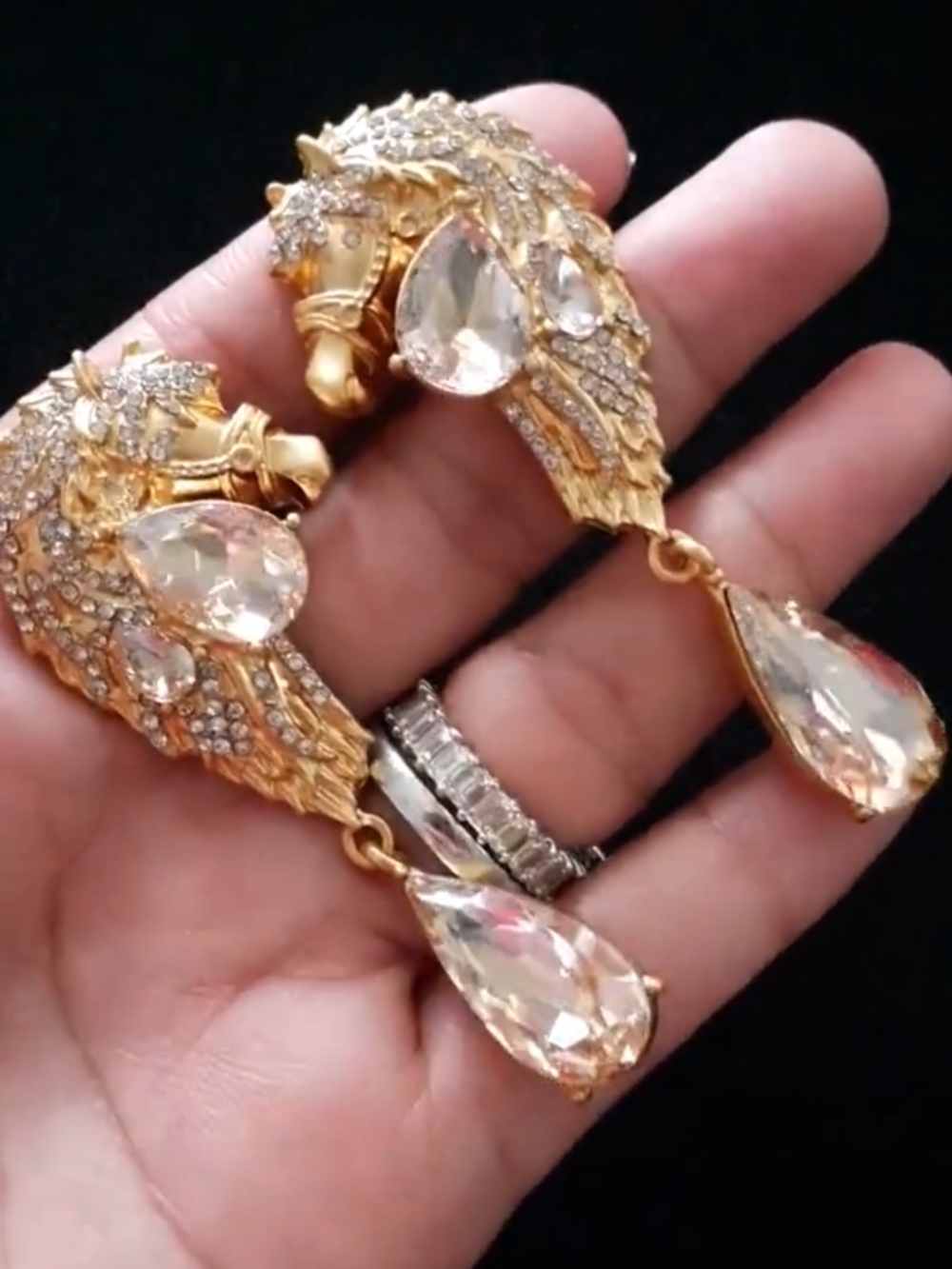 VTG COUTURE Horse Head Drop  with Champagne Teardrop Crystals KENTUCKY DERBY
